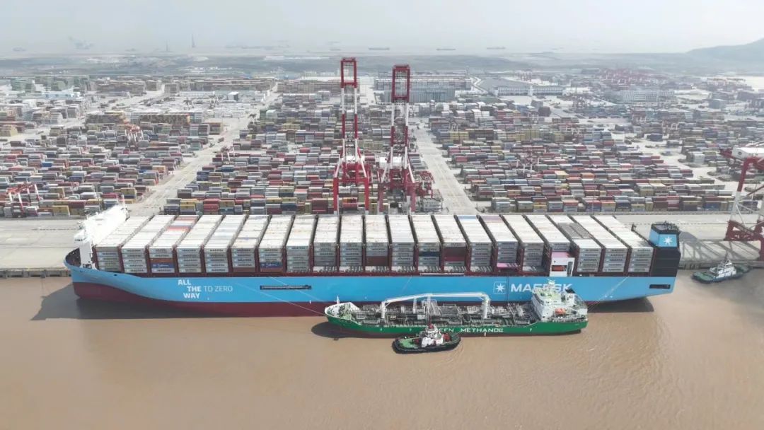中国首单！甲醇“船对船”加注服务落地临港
