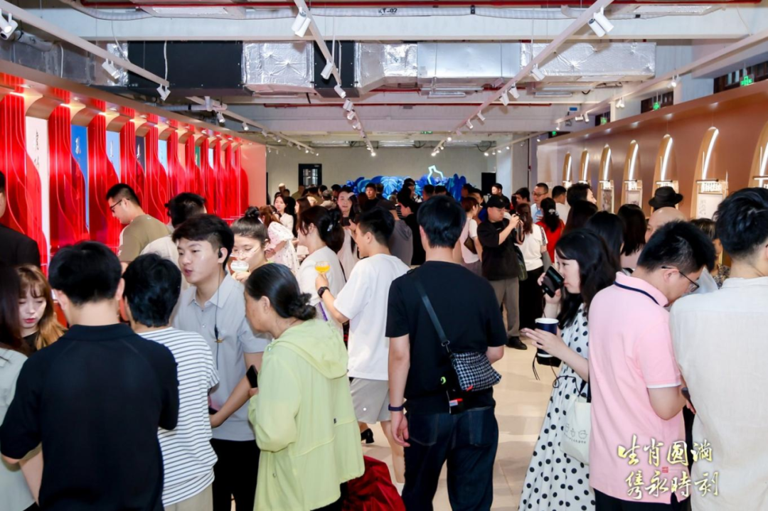 人气火爆,实力出圈|2025贵州茅台酒生肖系列上海鉴赏活动圆满落幕