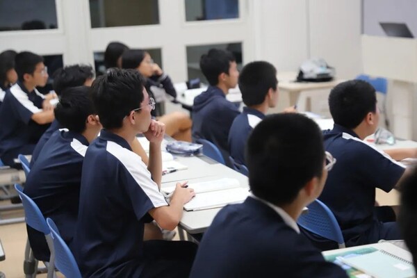 华师希平双语学校推出新生奖学金计划