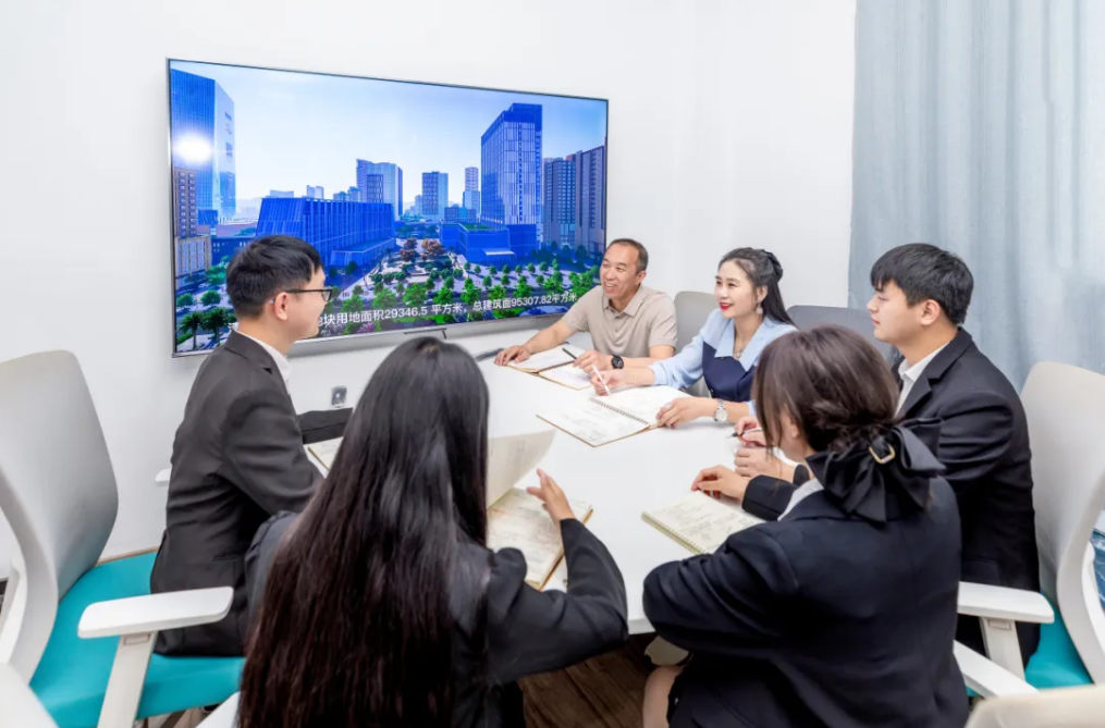 青春・榜 YOUNG | 吴燕秋：从特等奖到毕业年薪即17万+！BIM才女的逆袭之路