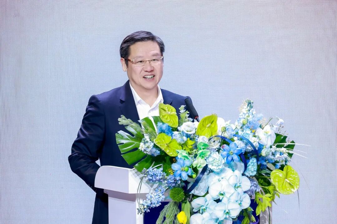 吴向东出席首届赣州民营经济发展论坛 解读“2025年热度最高创新商业模式”