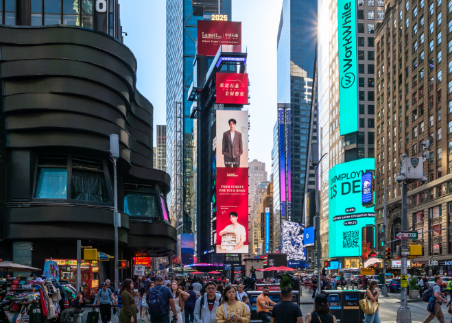 携手肖战点亮纽约时代广场，Lamett乐迈石晶引领黄金周家居消费热潮