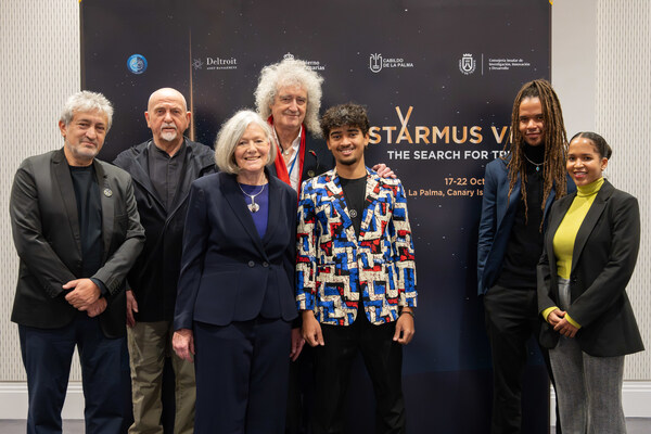BRIAN MAY和STARMUS推出JANE GOODALL地球奖章，纪念斯蒂芬•霍金科学奖章颁发10周年