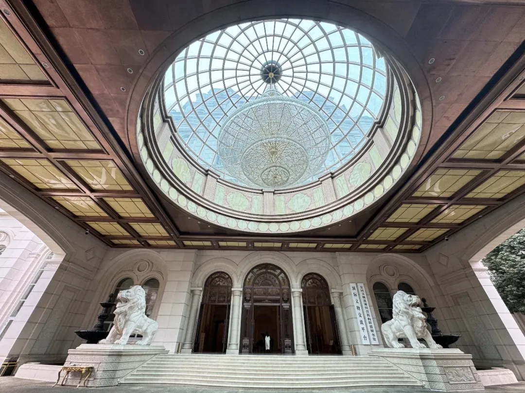 官宣！贵阳27亿“白宫”终于开放！跨年打卡必带健康卫士出行包