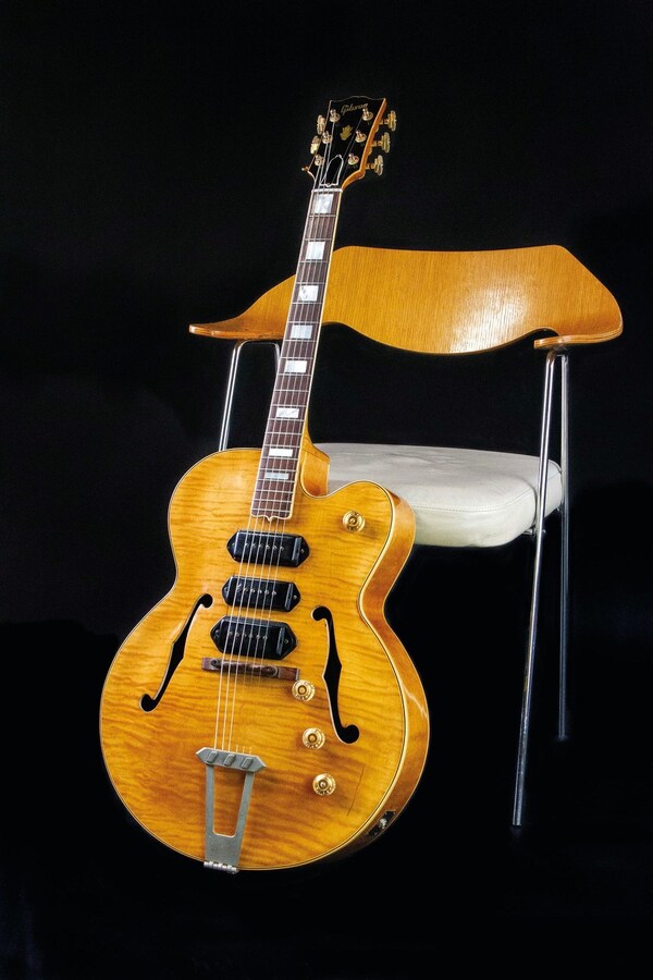 丹麦街传奇吉他店Regent Sounds宣布在Reverb平台独家在线出售T-Bone Walker的传奇吉他1949 Gibson ES-5N: "The Guitar That Started It All"