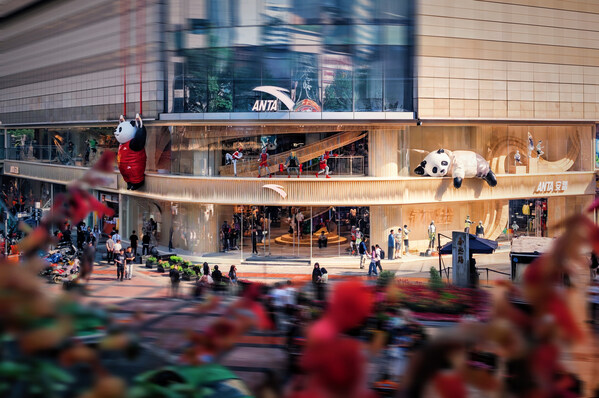 安踏成都春熙路ARENA竞技场店正式开业，打造城市运动文化新地标