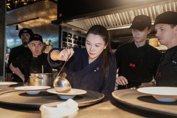 亚洲首位松露骑士女主厨-银滩餐饮集团主理人周子铃 X 烹饪狂想家西班牙米其林三星主厨David Muñoz成都至马德里的料理对话