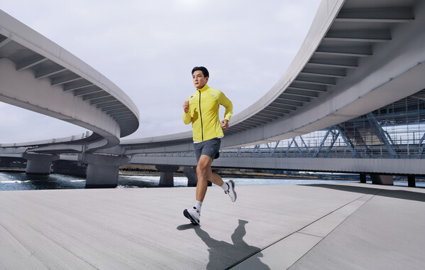 迪桑特推出全新DYNAMIC FLUID 4.0流体鞋及「迪桑特破风」跑步夹克   以专业跑步装备助力城市跑者畅跑前行