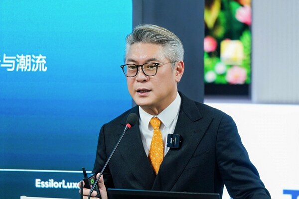 从AI到"眼龄"管理 依视路陆逊梯卡在Vision China定义眼健康新趋势