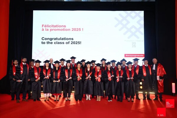 四载淬炼，新章启航｜法国里昂商学院Global DBA 2026届博士毕业典礼圆满礼成