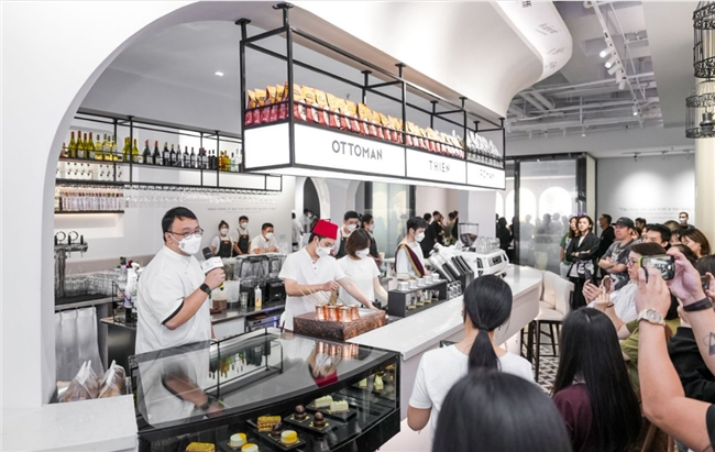 咖啡店加盟10大品牌排行：从12万中原传奇Mini店到百万星巴克