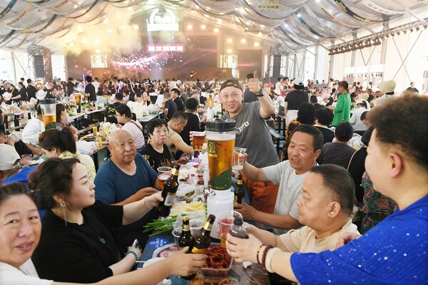 新华丝路：第二十四届哈尔滨国际啤酒节盛大开幕