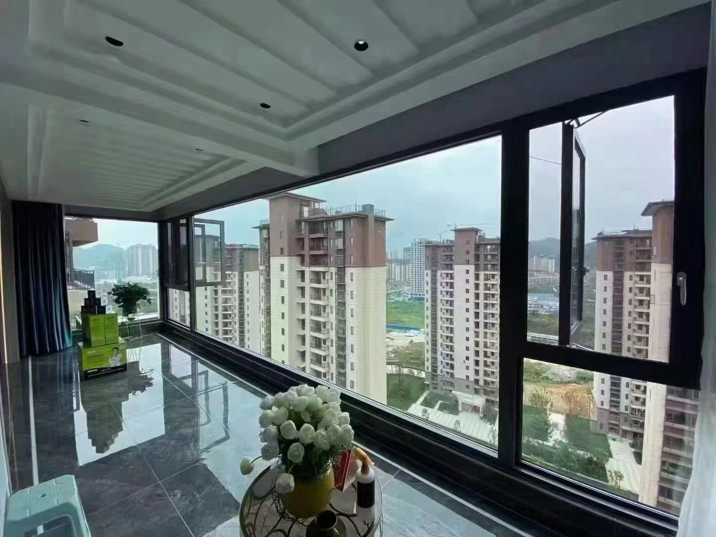 别墅大宅全屋门窗，选西南门窗标杆品牌雅之轩门窗，自有智造基地，适配全场景
