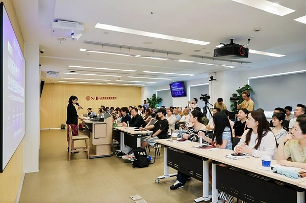 当AI加速重塑商业，商学院如何培养人的判断力？----上海交大高金MBA的2026探索