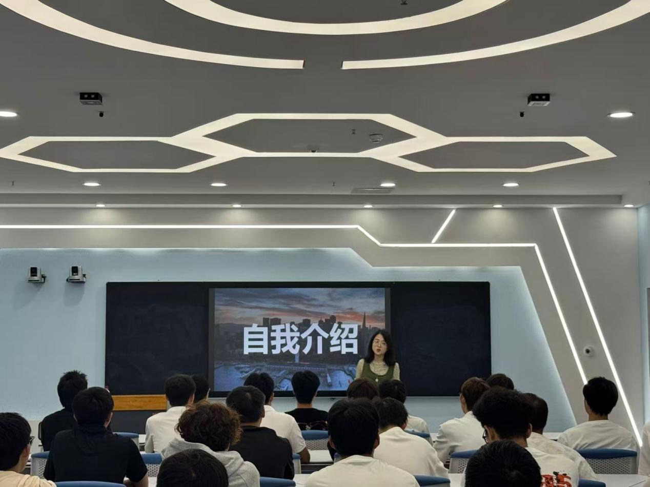 贵阳经开区这场职业指导课让航院学子提前“职”面未来